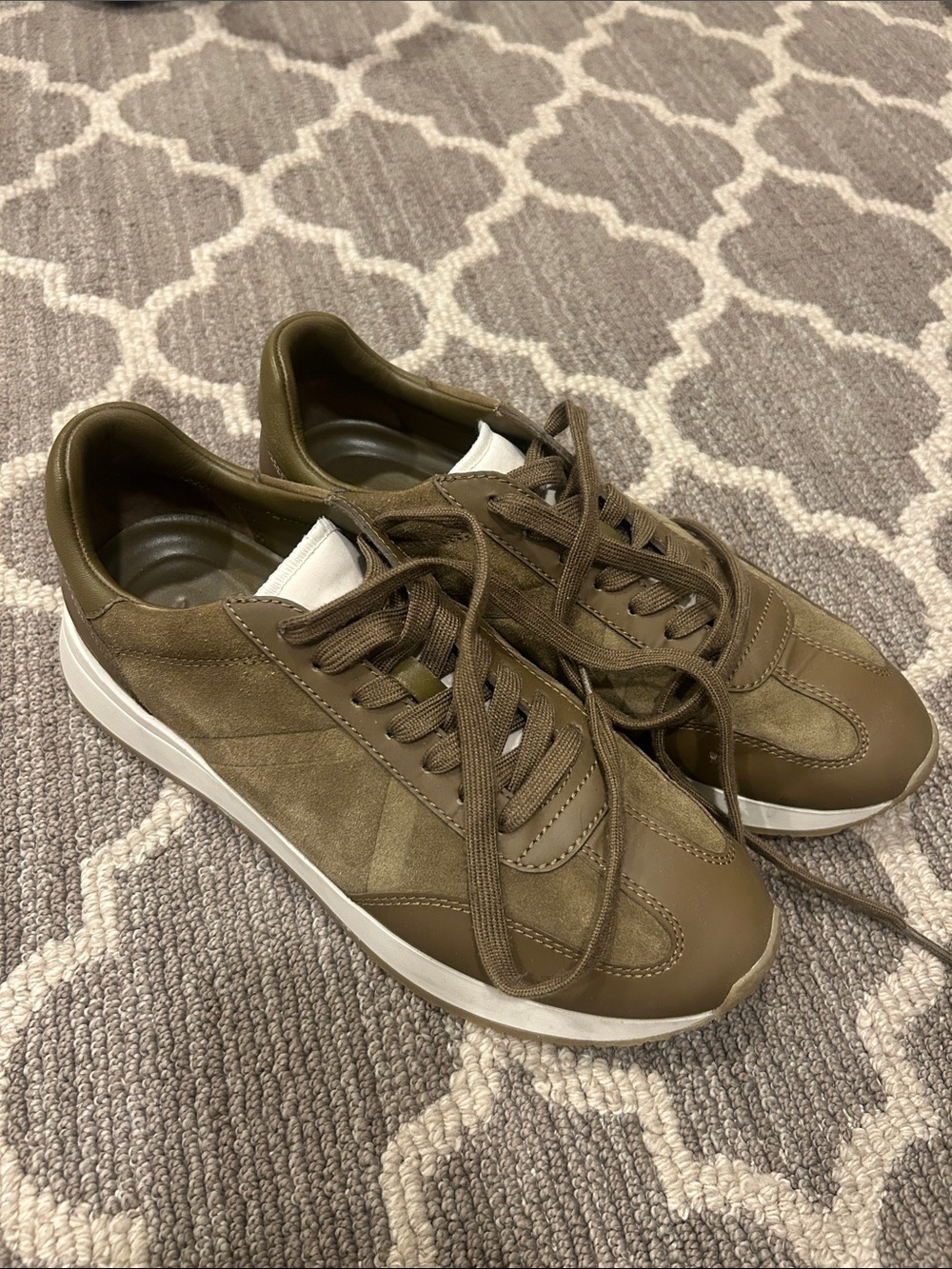 Vince Olive Green Low-Top Sneakers
